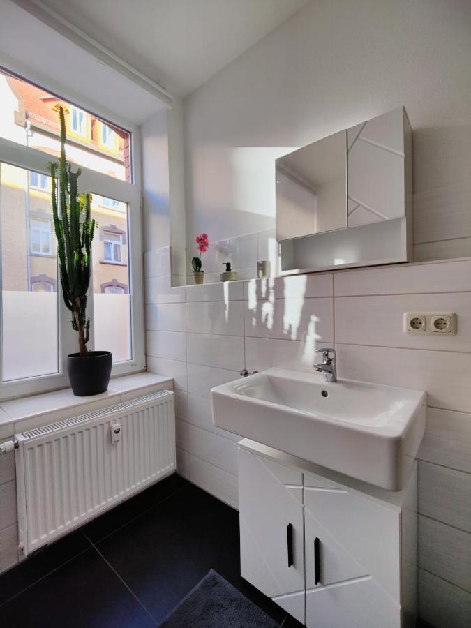 Neu Sanierte Wohnung Mit Balkon Und Stellplatz 에르푸르트 외부 사진