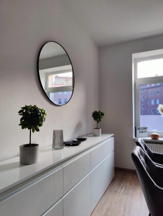 Neu Sanierte Wohnung Mit Balkon Und Stellplatz 에르푸르트 외부 사진